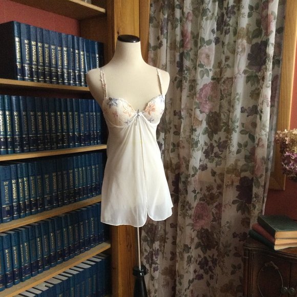 Embroidered bridal baby doll with matching thong - Picture 7 of 7